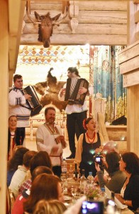 Musicians and dancers entertain in St. Petersburg