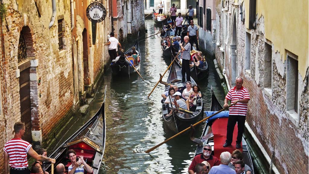 Gondola traffic jam in Venice