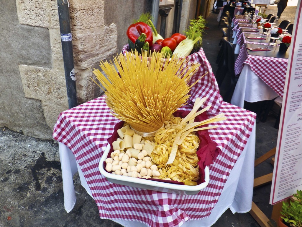 Restaurant dislay in Rome