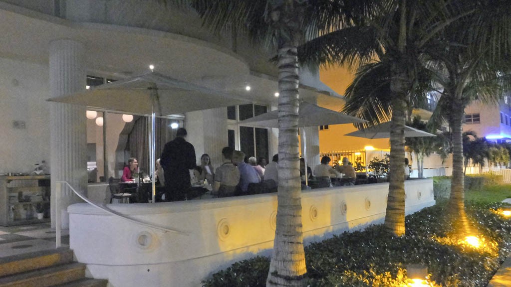 Patio of Metropolitan by Como in Miami