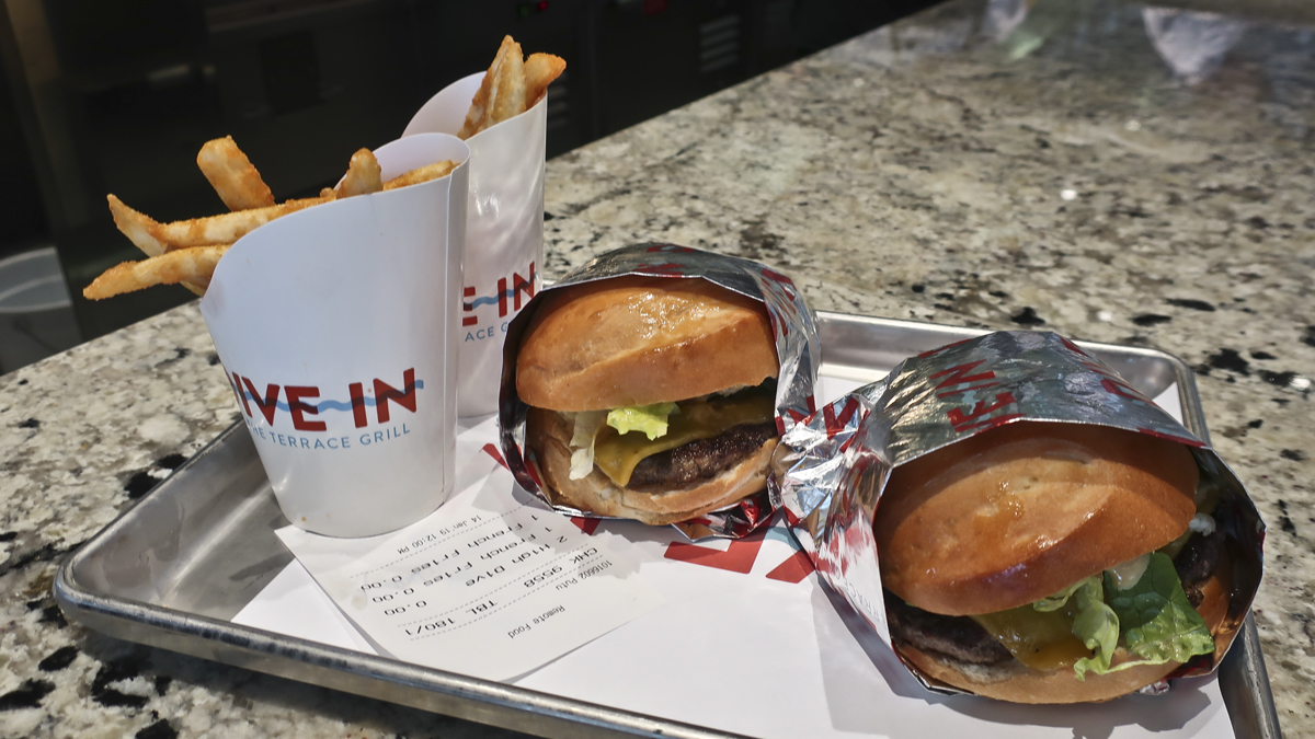 Dive-in burger stand on Nieuw Amsterdam